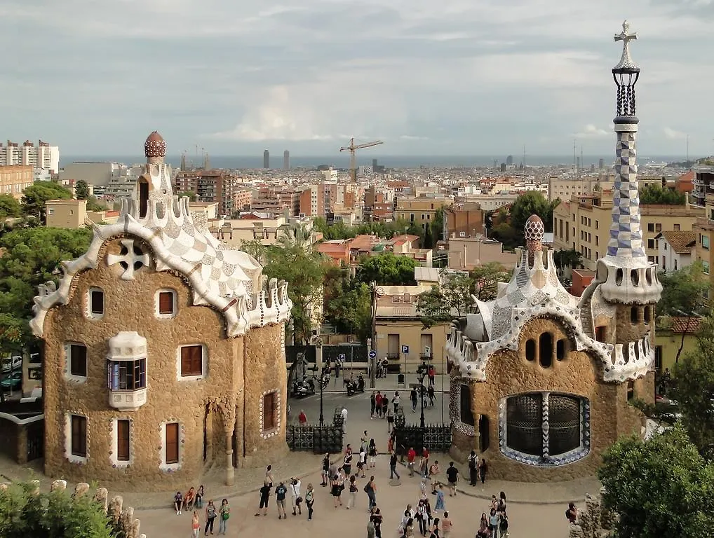 Atic Gaudi-Gracia Apartment Barcelona