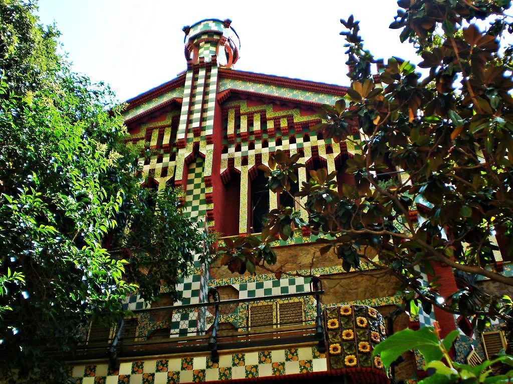 Atic Gaudi-Gracia Apartment Barcelona 0*,  Spain
