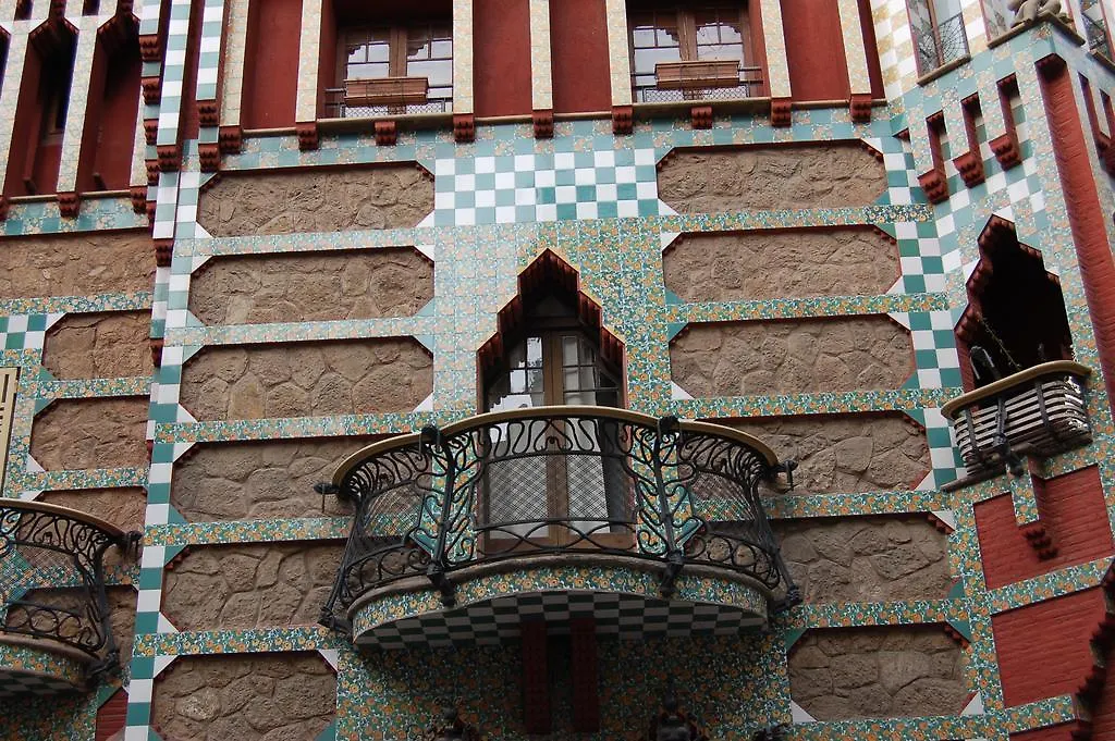 Atic Gaudi-Gracia Apartment Barcelona Spain