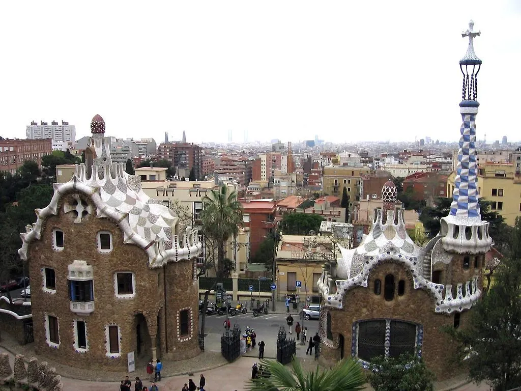 Atic Gaudi-Gracia Apartment Barcelona