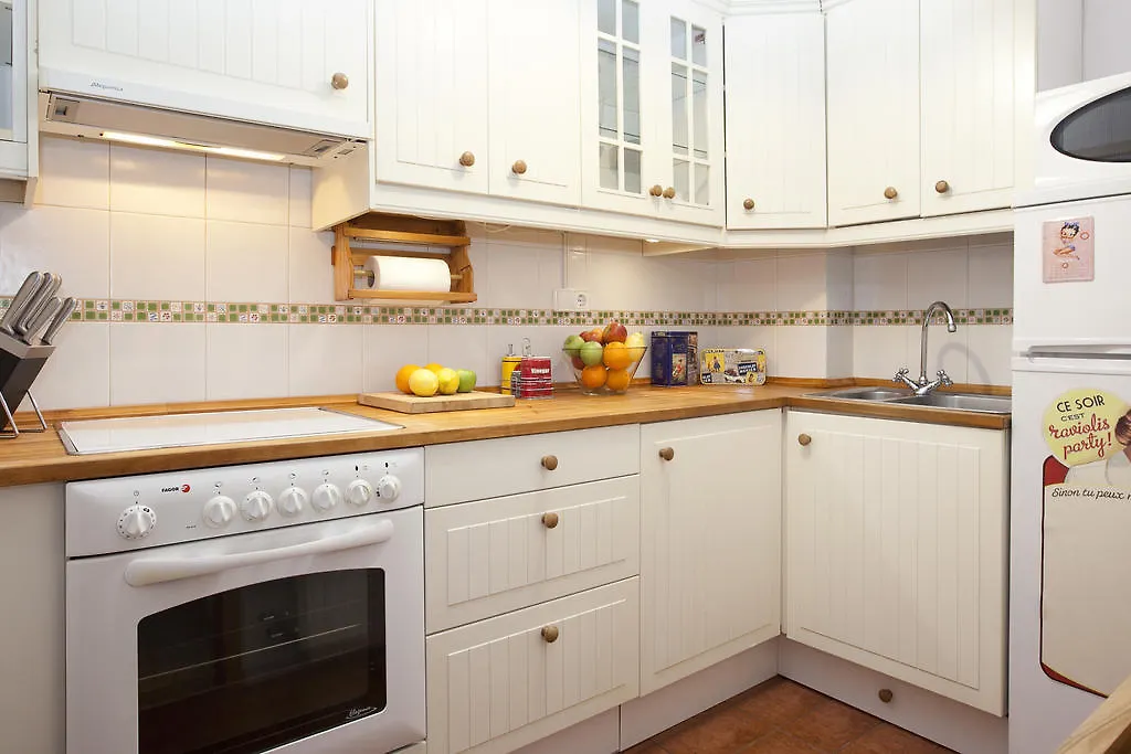 Atic Gaudi-Gracia Apartment Barcelona 0*,