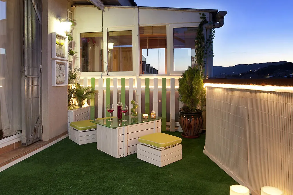 Atic Gaudi-Gracia Apartment Barcelona