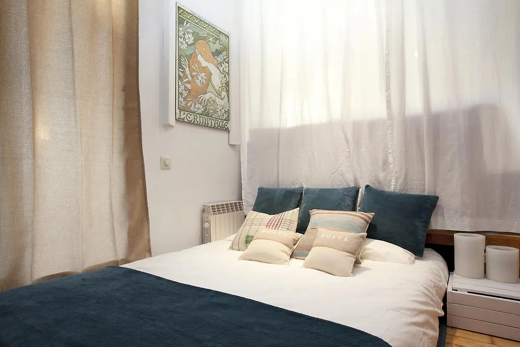 Atic Gaudi-Gracia Apartment Barcelona Spain